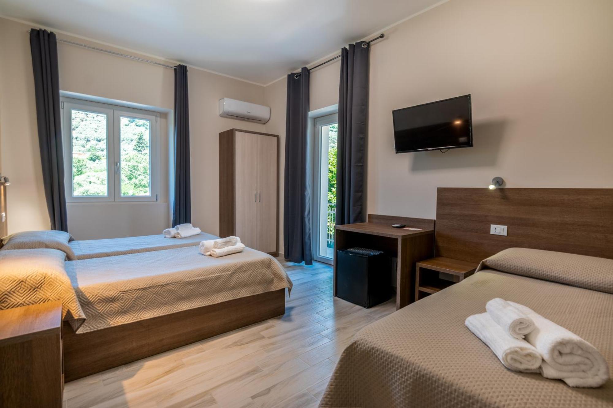 Albergo La Mimosa Lamezia Terme Exterior foto
